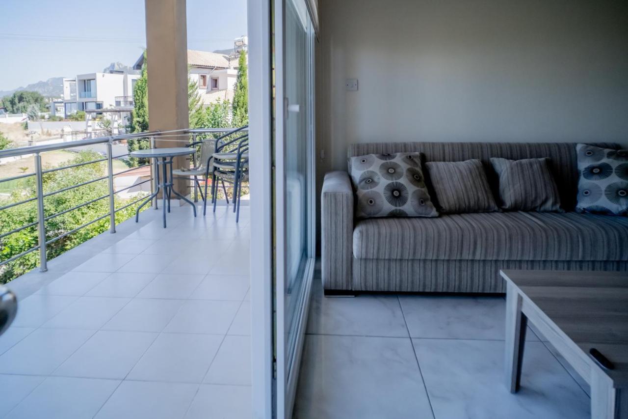 Spacious Two-Bedroom Apartment In Amazing Residence Escape Homes キレニア エクステリア 写真