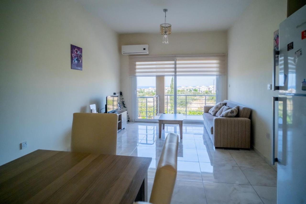 Spacious Two-Bedroom Apartment In Amazing Residence Escape Homes キレニア エクステリア 写真