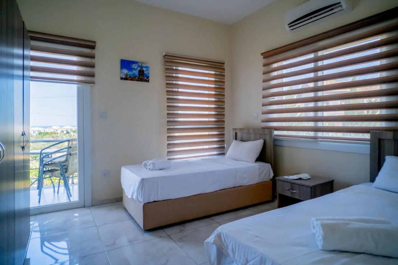 Spacious Two-Bedroom Apartment In Amazing Residence Escape Homes キレニア エクステリア 写真