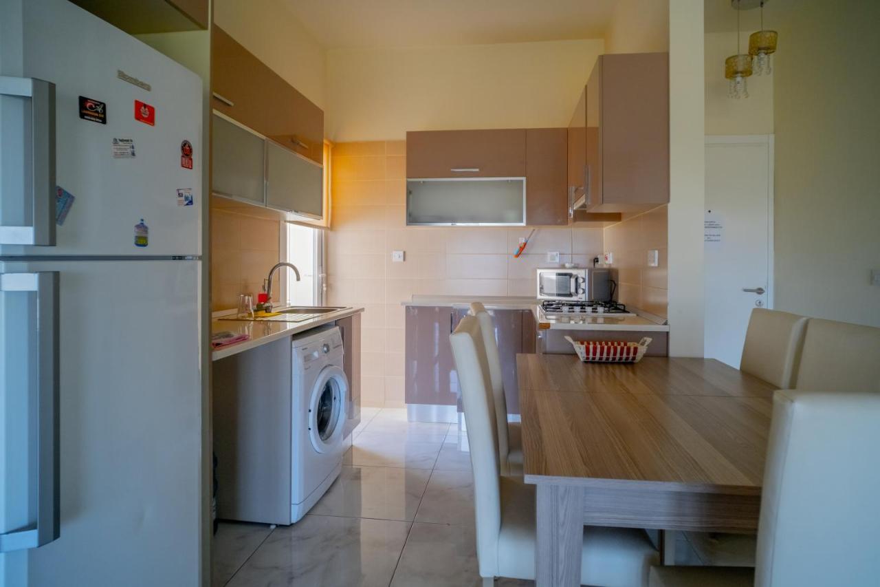Spacious Two-Bedroom Apartment In Amazing Residence Escape Homes キレニア エクステリア 写真