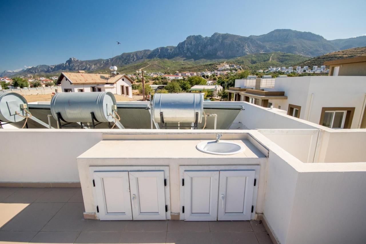 Spacious Two-Bedroom Apartment In Amazing Residence Escape Homes キレニア エクステリア 写真