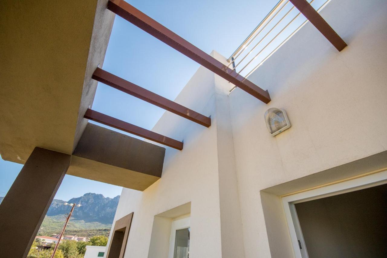 Spacious Two-Bedroom Apartment In Amazing Residence Escape Homes キレニア エクステリア 写真