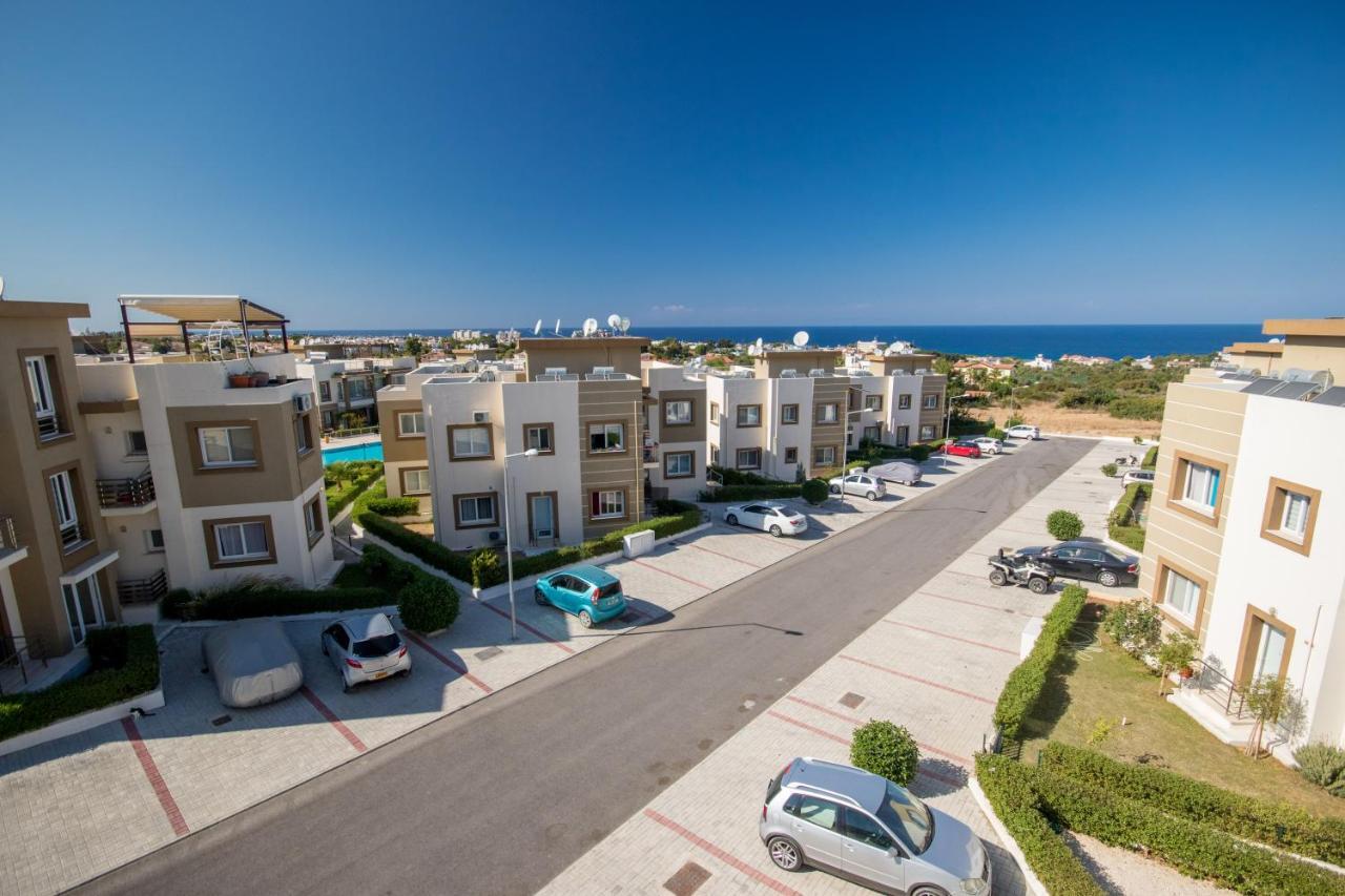 Spacious Two-Bedroom Apartment In Amazing Residence Escape Homes キレニア エクステリア 写真