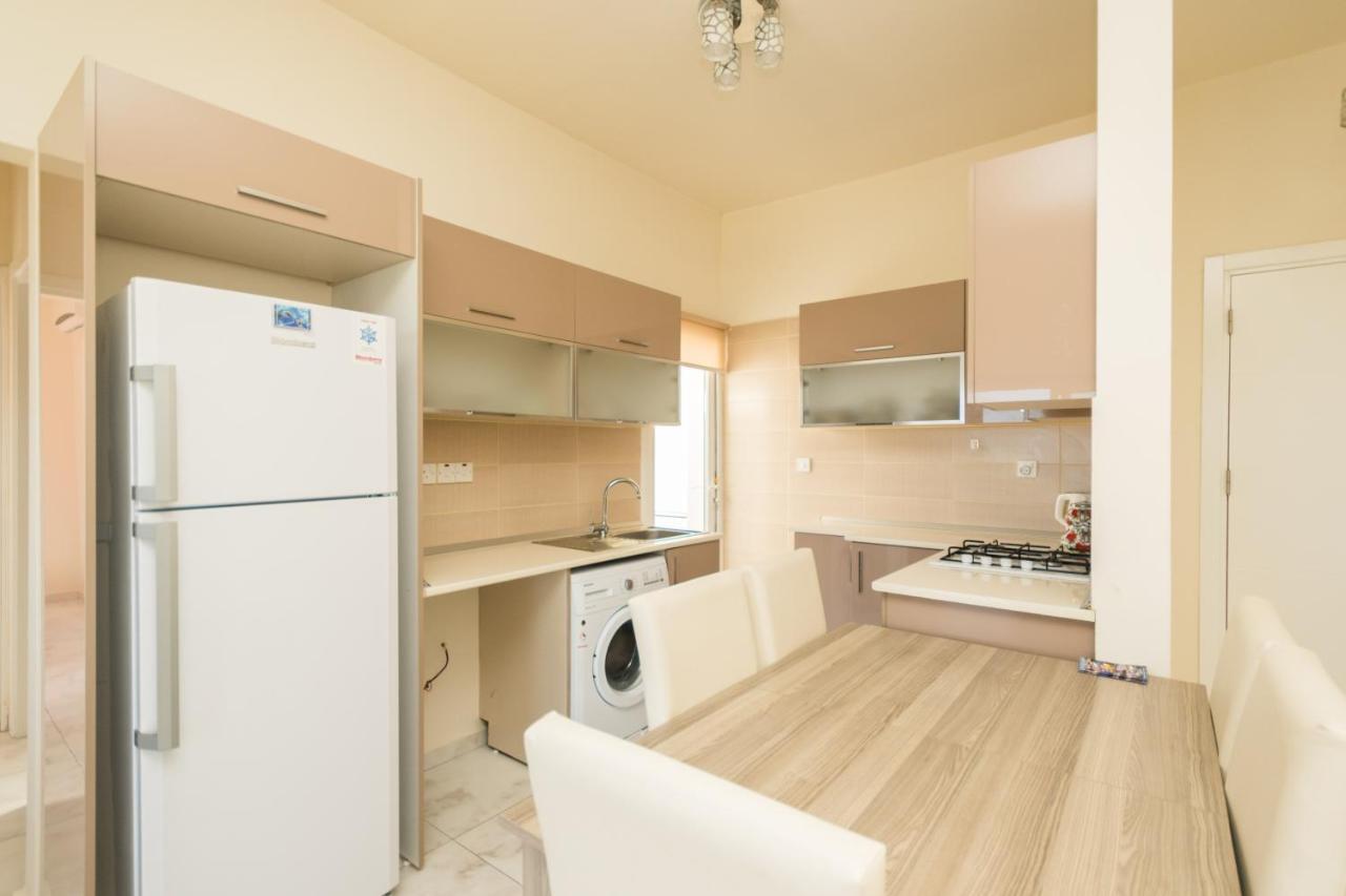 Spacious Two-Bedroom Apartment In Amazing Residence Escape Homes キレニア エクステリア 写真