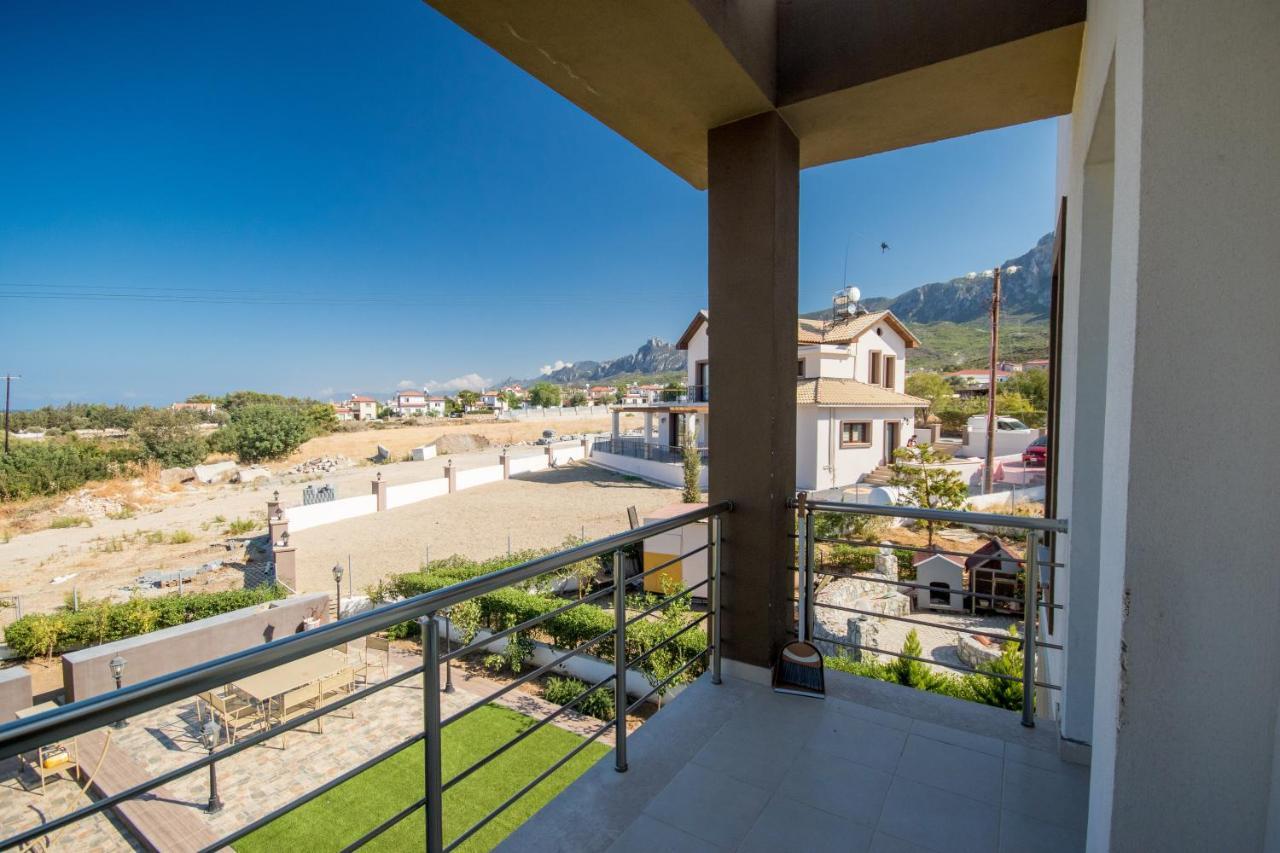 Spacious Two-Bedroom Apartment In Amazing Residence Escape Homes キレニア エクステリア 写真