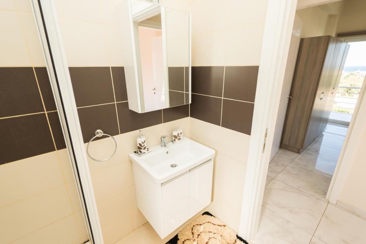 Spacious Two-Bedroom Apartment In Amazing Residence Escape Homes キレニア エクステリア 写真